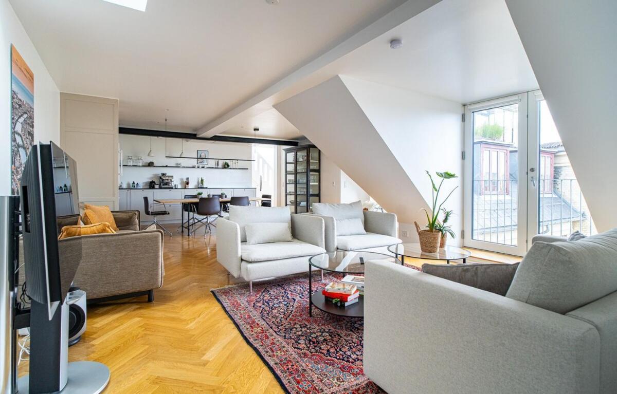 Apartment Penthouse With Panoramic Private Terrace